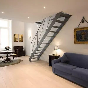 מלון דירות Palazzo D'auria נאפולי