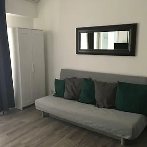 Apartament Interno 2, Rzym