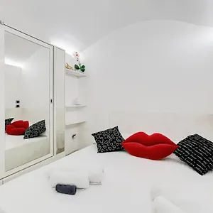 Cheri Navona Apartment